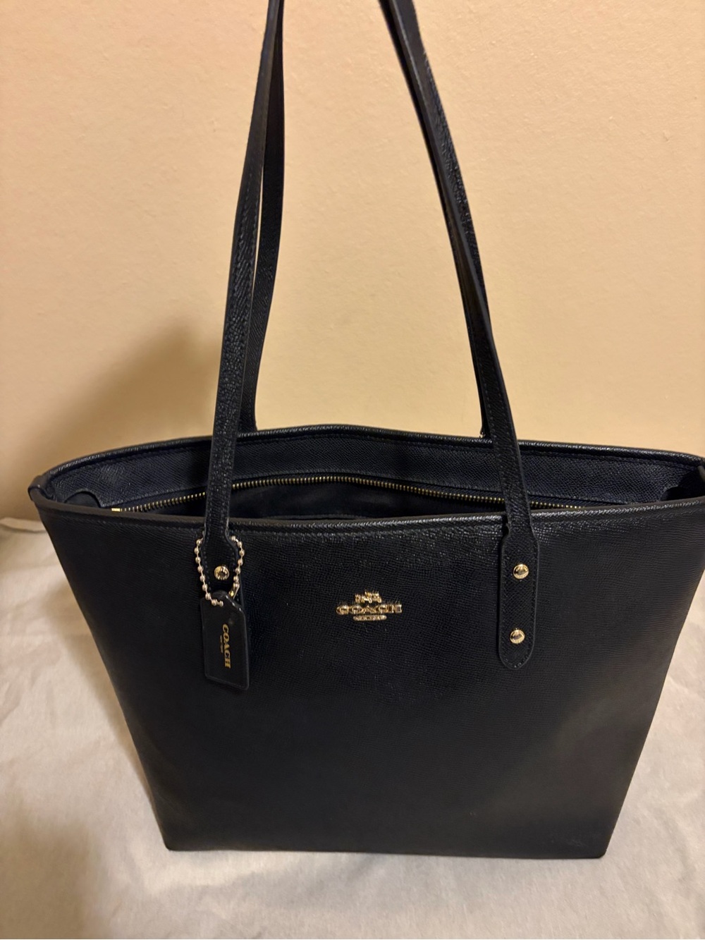 COACH Black Leather Tote Bag with Gold Hardware - Picture 2 of 12